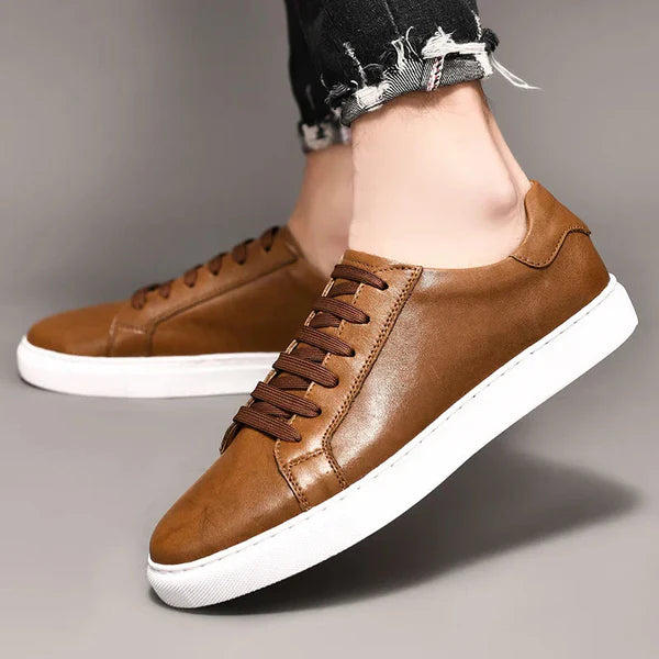 Tênis Masculino em Couro Romenzi RZ409