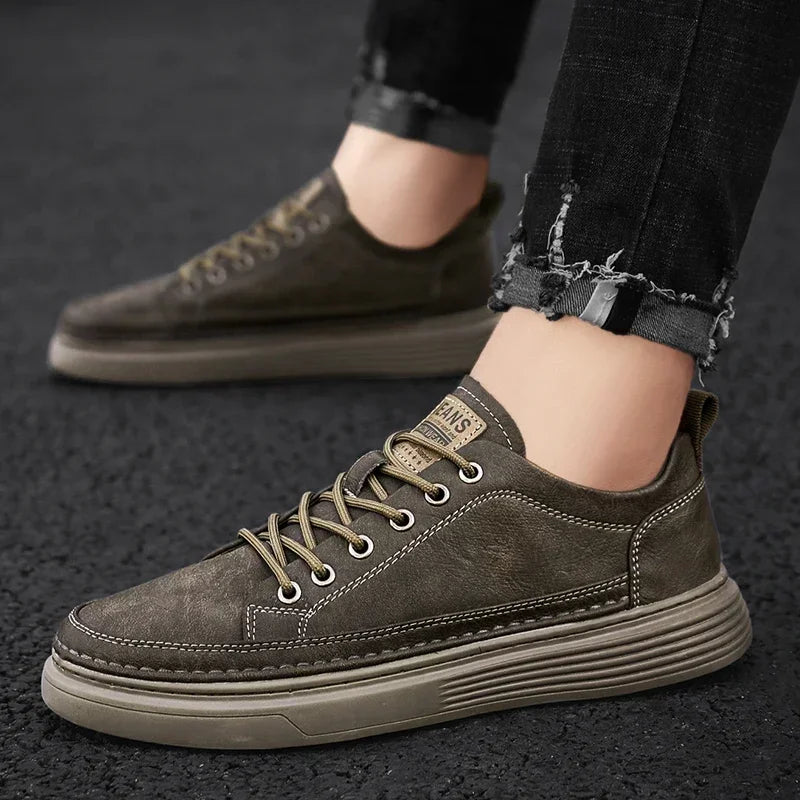 Tênis Masculino de Couro Romenzi RZ330