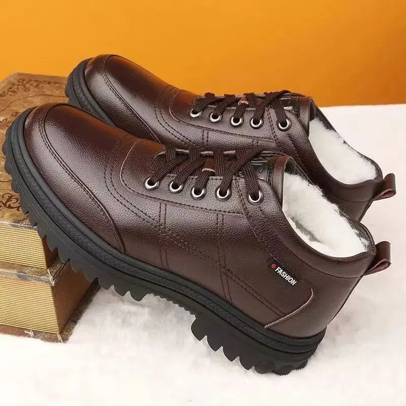 Bota Masculina de Couro Acolchoada Romenzi RZ290