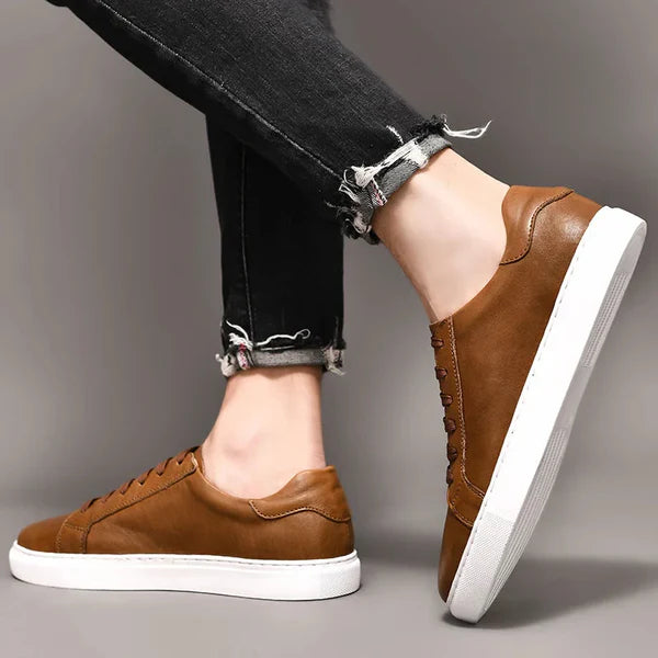 Tênis Masculino em Couro Romenzi RZ409